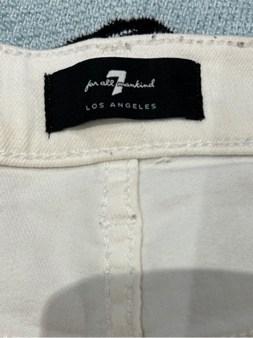 7 For All Mankind White Skinny Jeans with Blue Patchwork Pocket - Picture 3 of 8